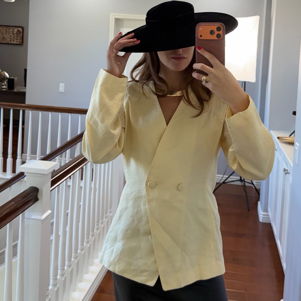 Elegant Yellow Women's Top - Picture 5 of 6